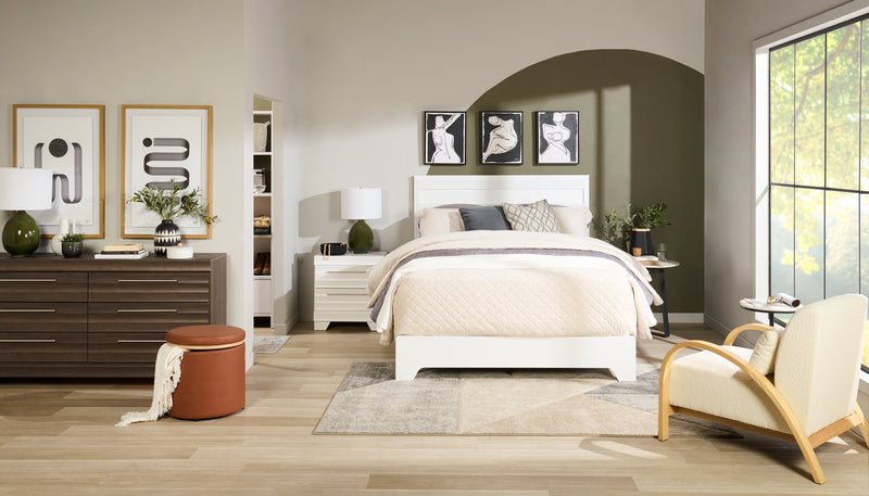 Fauteuil d’appoint Loft de 27,55 po en tissu bouclé avec coussin décoratif, accoudoirs et pattes en bois - blanc