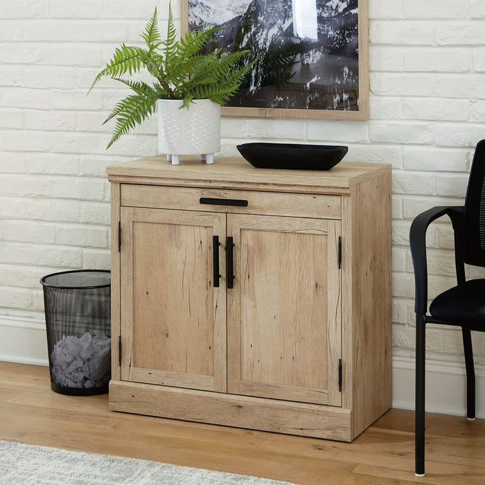 Armoire tout usage Mason Peak de 31,26 po de qualité commerciale - chêne clair