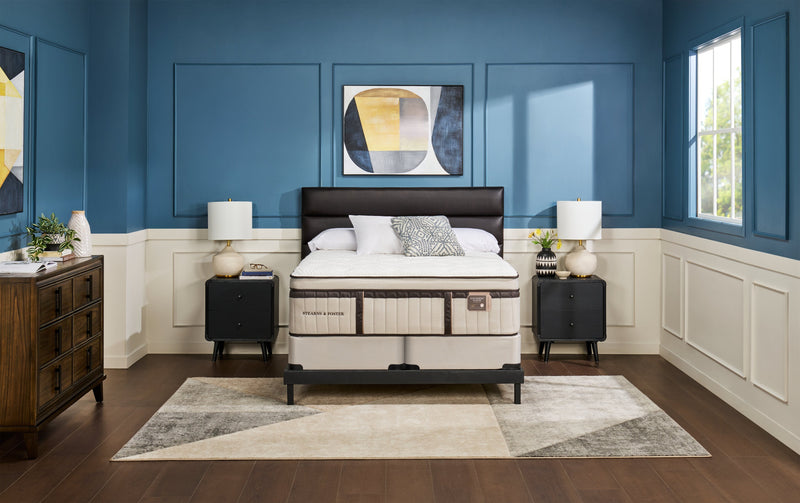 Matelas luxueux à Euro-plateau Middlesbrough de Stearns & Foster pour très grand lit
