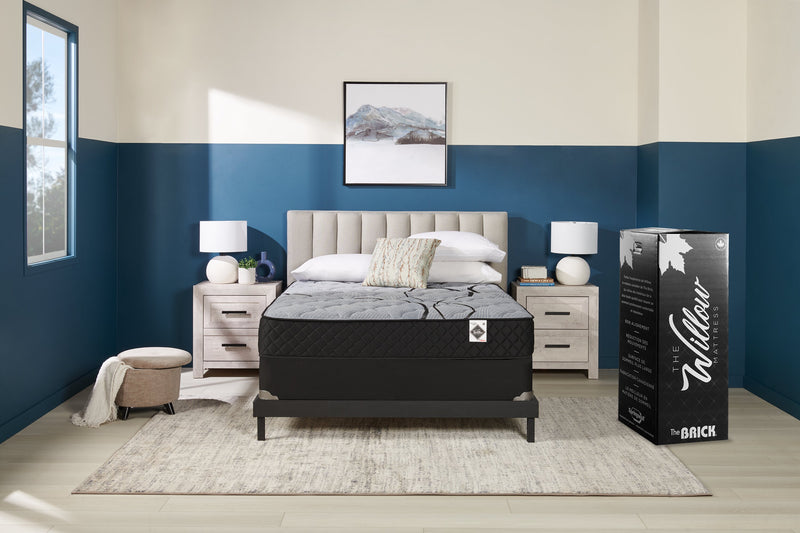 Matelas semi-ferme à plateau régulier dans une boîte Red Cedar de Springwall pour grand lit