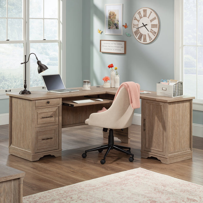 Bureau en forme de L Rollingwood de 65,98 po de qualité commerciale avec plateau pour clavier et rangement - chêne brossé