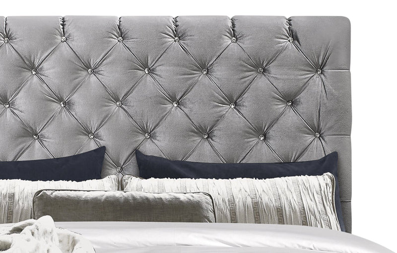 Lit rembourré Candace en tissu de velours gris avec capitonnage à boutons - format lit double