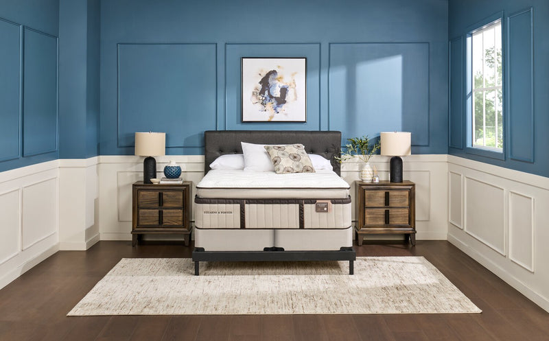 Matelas luxueux à Euro-plateau épais Swansea de Stearns & Foster pour très grand lit