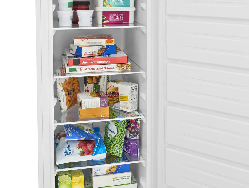 Congélateur vertical Frigidaire de 7 pi³ qui convient à une installation dans un garage - blanc - FFUE0725AW