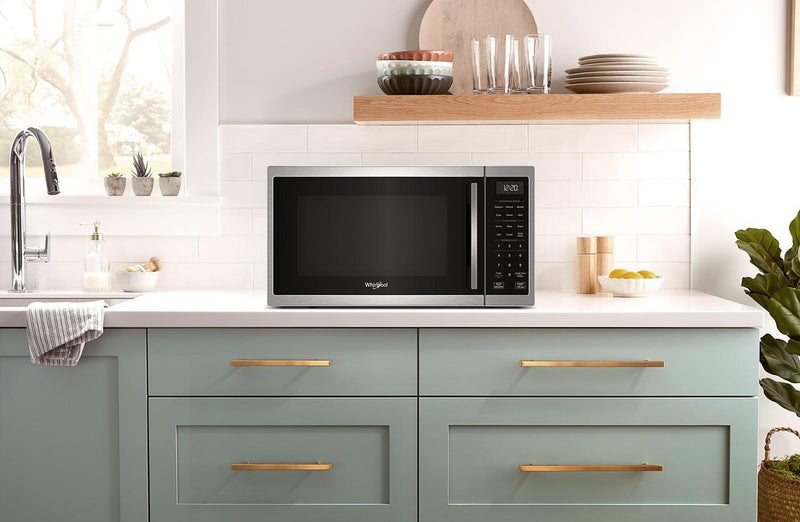 Four à micro-ondes de comptoir Whirlpool de 1,0 pi3 avec friture à air - Acier inoxydable - WMCS5522RB