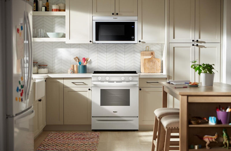 Cuisinière intelligente électrique Whirlpool de 5,3 pi3 et de 30 po avec mode sans préchauffage - blanche - YWSES3330TW