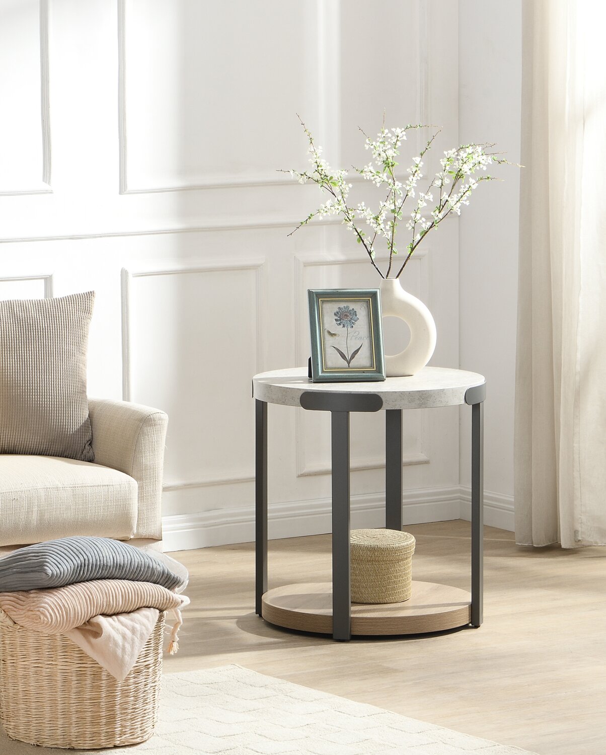 Li Felicity Table de bout ronde Felicity de 22 po avec tablette - grise - Brick