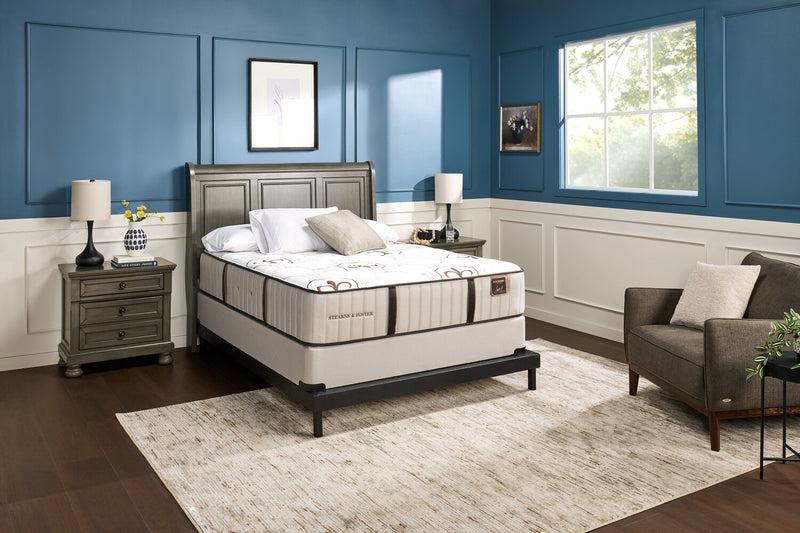 Ensemble matelas ferme luxueux à plateau régulier Allianz de Stearns & Foster pour lit double