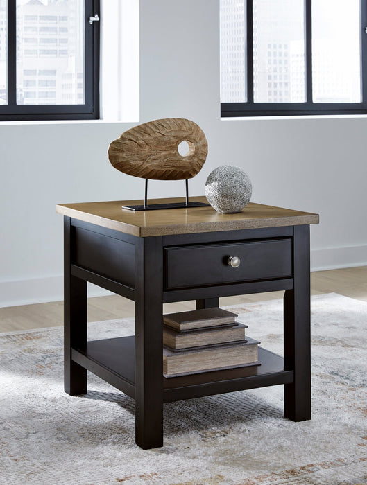 Table de bout Wells de 24 po en bois massif avec rangement et tablette - deux teintes de brun
