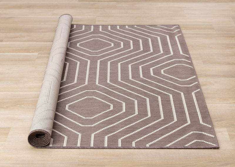 Carpette Suri géométrique 6 pi 7 po x 9 pi 6 po - brune