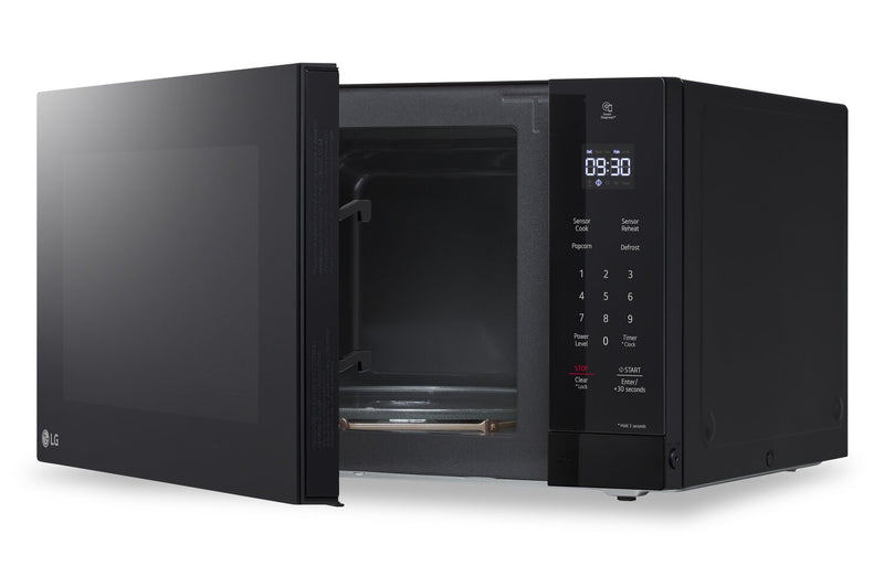 Four à micro-ondes de comptoir LG NeoChefMC de 1,5 pi3 avec technologie Smart Inverter et cuisson par capteur - MSER1590B