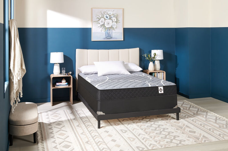Matelas ferme à plateau régulier dans une boîte White Birch de Springwall pour lit simple très long