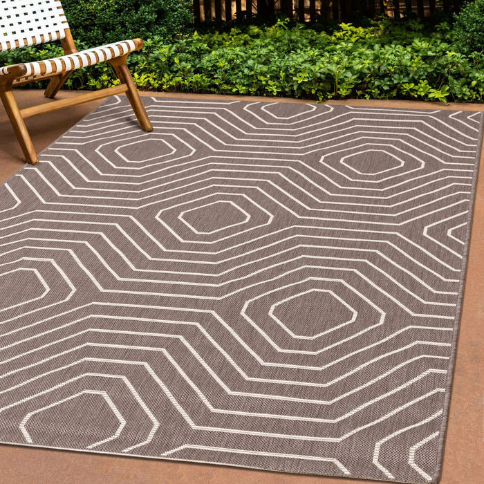Carpette Suri géométrique 6 pi 7 po x 9 pi 6 po - brune