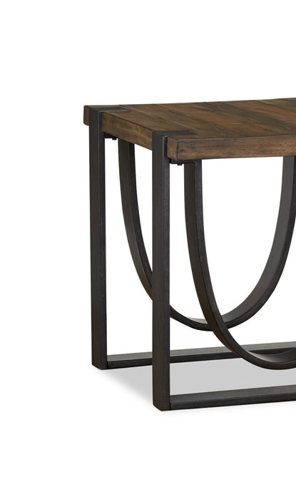 Table de bout industrielle Brewer de 26 po en bois massif - miel rustique