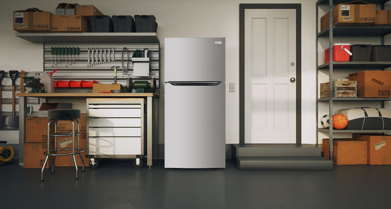 Réfrigérateur Frigidaire de 18 pi3 et de 30 po à congélateur supérieur - acier inoxydable résistant aux traces de doigts - FRTE1835AV
