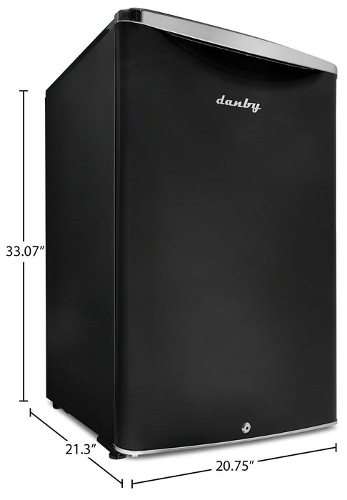 Mini réfrigérateur Danby de 4,4 pi³ et de 20,8 po à 1 porte - noir - DAR044A6MDB