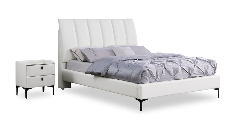 Lit plateforme rembourré Nova en tissu de cuir végétalien blanc - format très grand lit