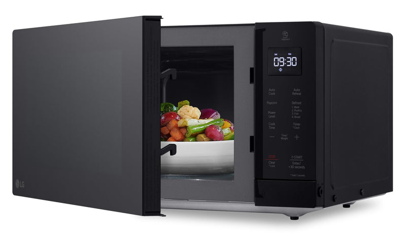 Four à micro-ondes de comptoir LG de 1,1 pi3 avec revêtement EasyCleanMC - MSER1130B
