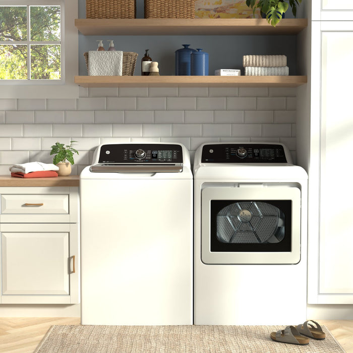 Laveuse à chargement par le haut de 5,3 pi3 et sécheuse électrique de 7,4 pi3 de GE - blanches
