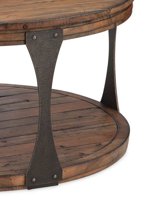 Table à café ronde industrielle Albany de 36 po en pin avec tablette et roulettes - bourbon