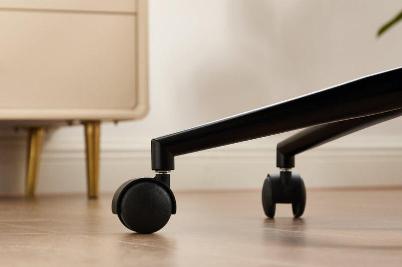 Chaise de bureau pivotante Stevie de 23 po d’apparence cuir à hauteur réglable - brun foncé