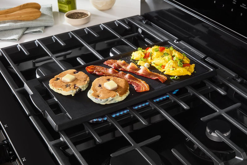 Cuisinière intelligente à gaz Whirlpool de 5 pi³ avec friture à air et autonettoyage - noire - WFGS7530RB