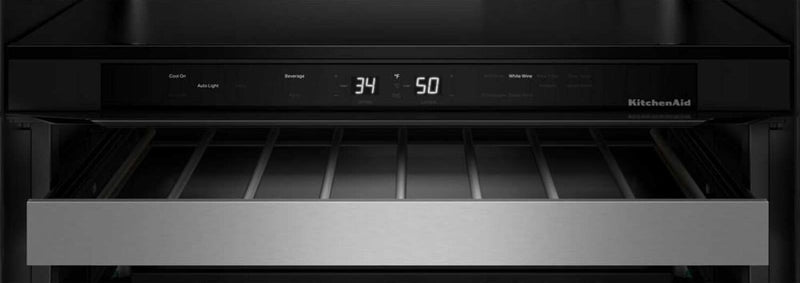 Refroidisseur à boissons KitchenAid de 24 po avec grilles à devant en bois - minerai noir - KUBR524SBE