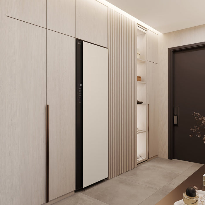 Système d’entretien de vêtements à la vapeur StylerMD de LG avec technologie TrueSteamMD et cintre mobile Dynamique MovingHangerMC - SC5MAR4G