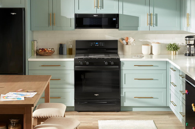 Cuisinière à gaz Whirlpool de 5,3 pi³ et de 30 po avec brûleur SpeedHeatMC - WFGS3530RB