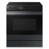  Cuisinière intelligente électrique Bespoke de Samsung de 6,3 pi3 avec fonctions AirFry et Air Sous Vide - NSE6DG8500MTAC 