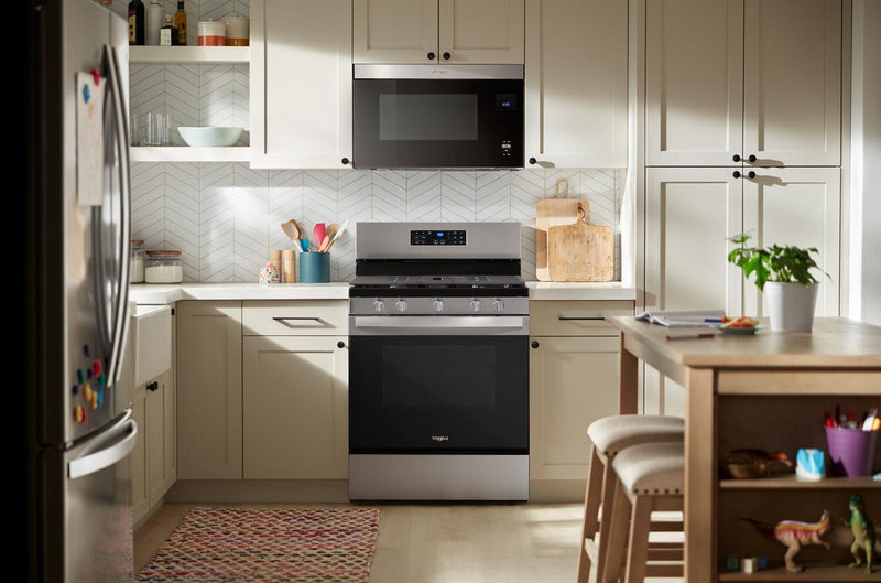 Cuisinière à gaz Whirlpool de 5,0 pi³ et de 30 po avec cuisson à air - blanche - WFGS4530SW 