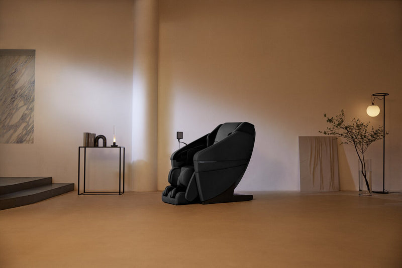 Fauteuil inclinable de massage Real Pro ULTRAMC Prestige de Panasonic de 33,5 po en cuir synthétique de qualité supérieure - noir