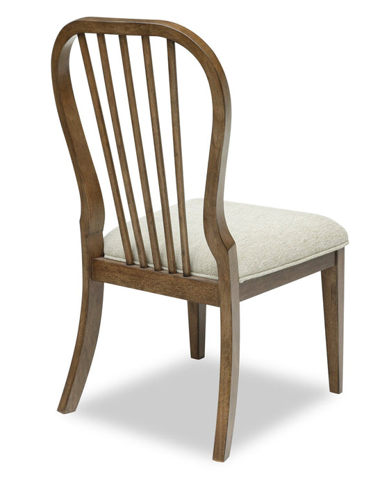 Chaise de salle à manger Clara en tissu de polyester avec dossier à barreaux en forme de fuseau - brune