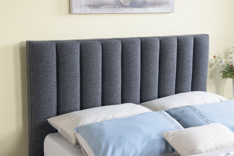 Lit plateforme rembourré Rain de Kort & Co. en tissu anthracite capitonné - format grand lit