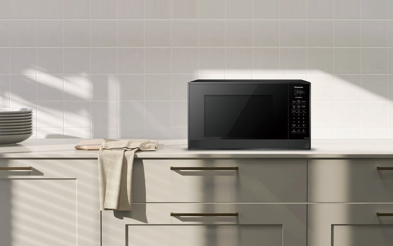 Four à micro-ondes compact Panasonic de 0,9 pi3 - NNSG448SC