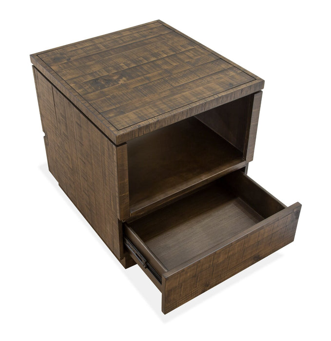 Table de bout rustique Elm de 22 po en pin - brune