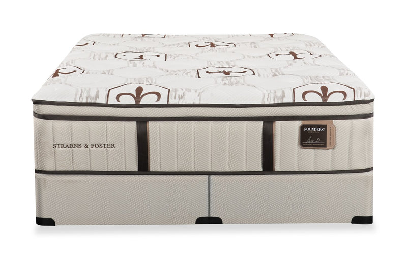 Ensemble matelas moyen luxueux à plateau-coussin Burnley de Stearns & Foster pour très grand lit