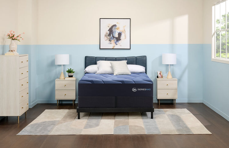Matelas luxueux moelleux à plateau régulier NXG1400 iSeries de Serta pour très grand lit