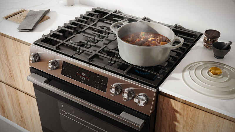 Cuisinière à gaz Bosch série 100 de 5,8 pi3 et de 30 po avec préchauffage rapide et friture à air - acier inoxydable - HGF1050MUC