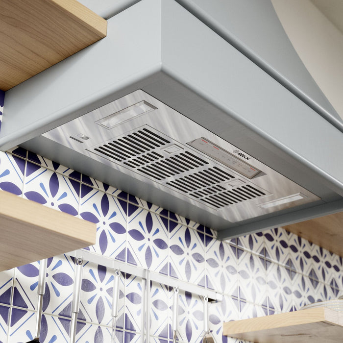 Module de hotte intelligent personnalisable Bosch de série 800 de 30 po - HUI80553UC