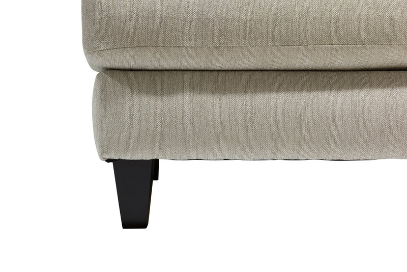 Fauteuil Nofia de 36 po fabriqué au Canada en tissu de chenille avec pattes en bois - beige lin