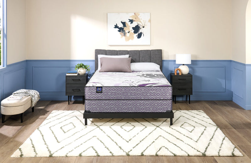Ensemble Matelas semi-ferme à plateau régulier Kylie 2.0 de collection Essential de Sealy pour lit simple