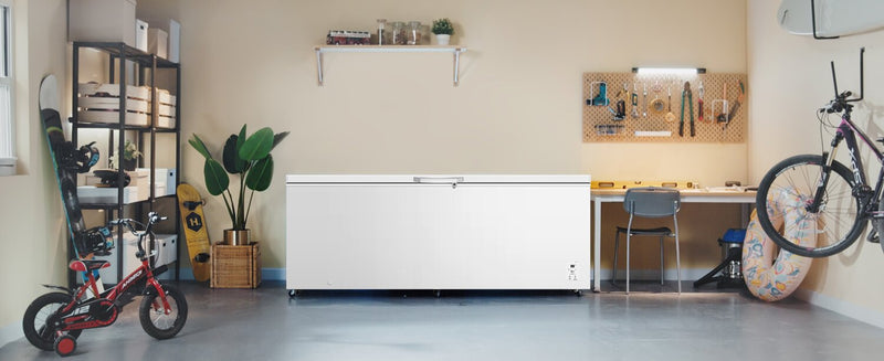 Congélateur coffre convertible en réfrigérateur Hisense de 25 pi³ qui s’installe dans le garage - FC25D6CWD