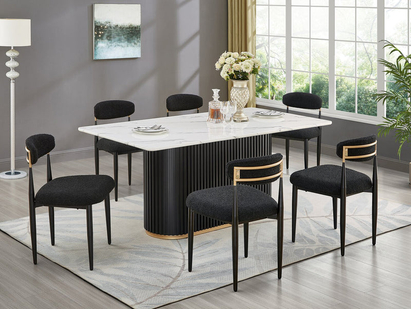 Table de salle à manger Capri de Kort & Co. de 72 po (L) avec dessus en imitation de marbre, touches dorées et base piédestal - noire et blanche