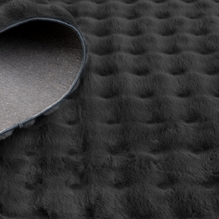 Carpette Bubble en fausse fourrure gris foncé avec revers en mousse à mémoire de forme - 7 pi x 10 pi