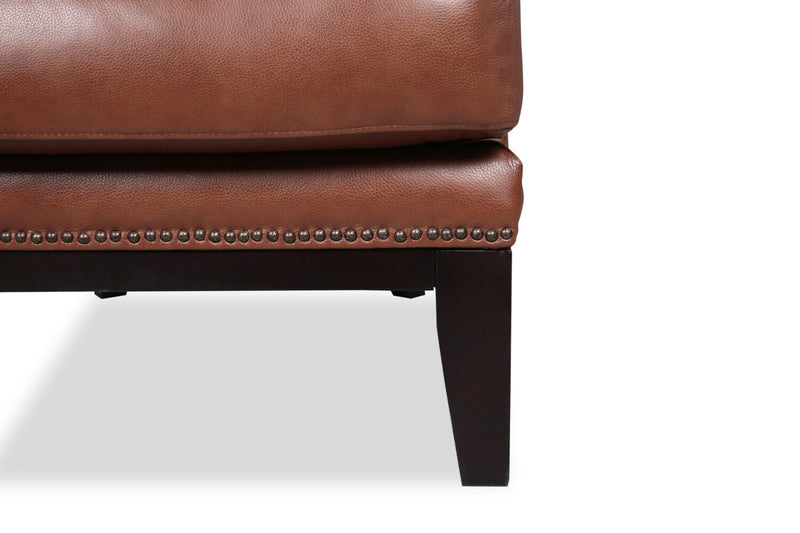 Fauteuil d’appoint Haden de 30 po en cuir véritable avec base en bois et bordure de clous décoratifs - brun pavé Sidekick
