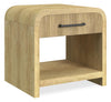 Table de bout moderne Lenore de 24 po avec rangement, tablette et ports USB - naturelle