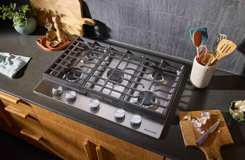 Surface de cuisson à gaz sur métal KitchenAid de 30 po avec grilles en fonte - acier inoxydable - KCGK330SSS