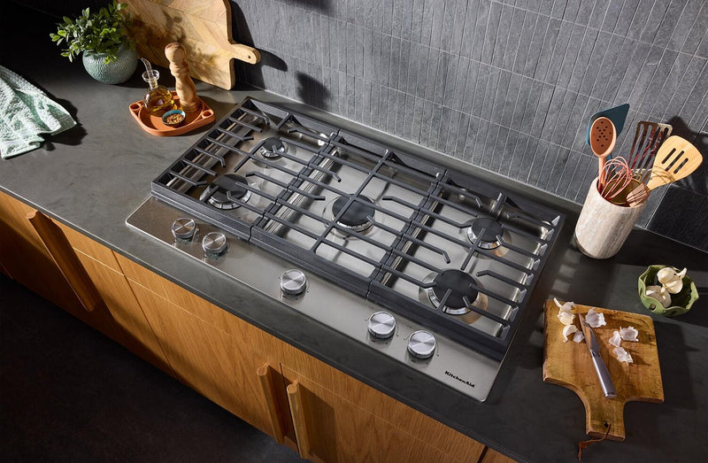 Surface de cuisson à gaz sur métal KitchenAid de 36 po avec grilles en fonte - acier inoxydable - KCGK336SSS