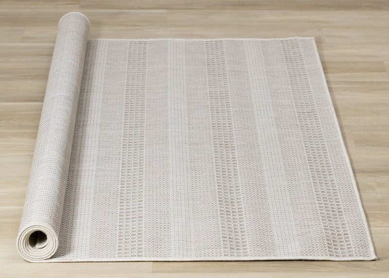 Carpette Lira à rayures 5 pi 3 po x 7 pi 7 po pour l’extérieur - crème 